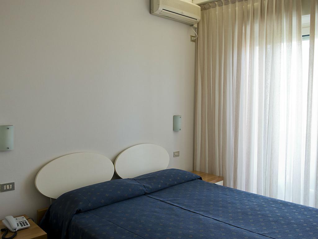 Hotel Parco Milano Marittima Værelse billede